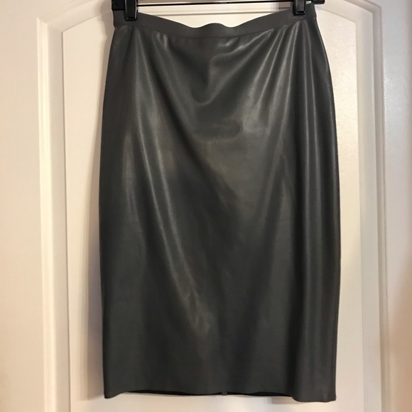 BCBG FAUX LEATHER SKIR - Picture 3 of 3